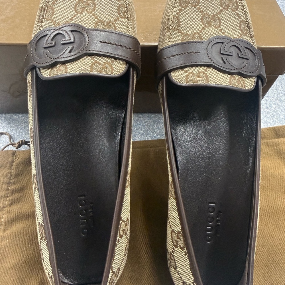 Gucci Women's Beige and Dark Brown Loafers